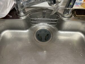 兵庫キッチン取付け隊　排水トラップの交換　施工前